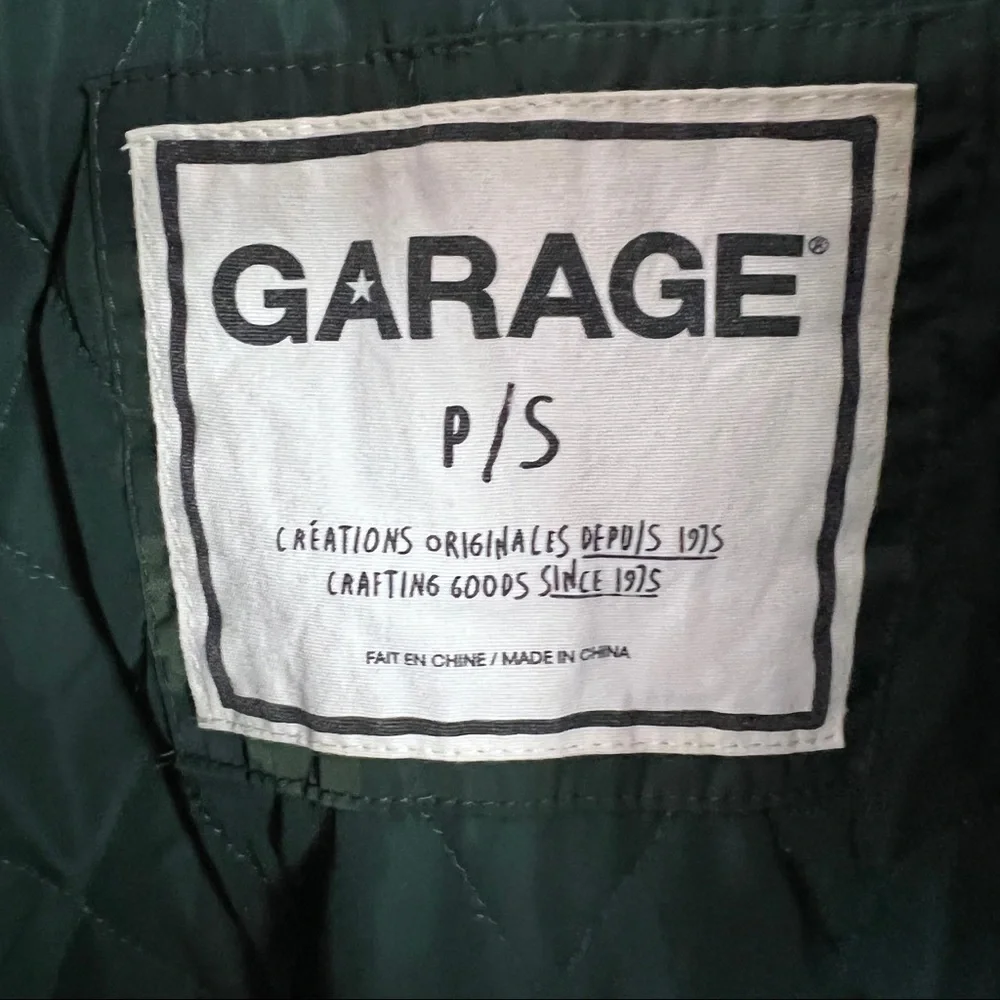Garage women's camo bomber jacket small